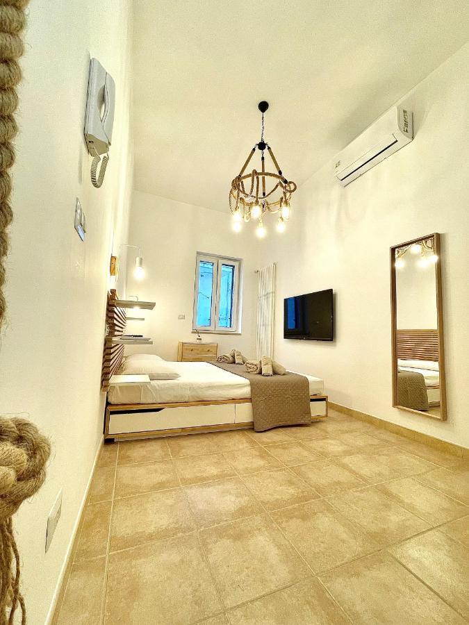 Casa Perricci - Short Lets - Monopoli Villa Luaran gambar